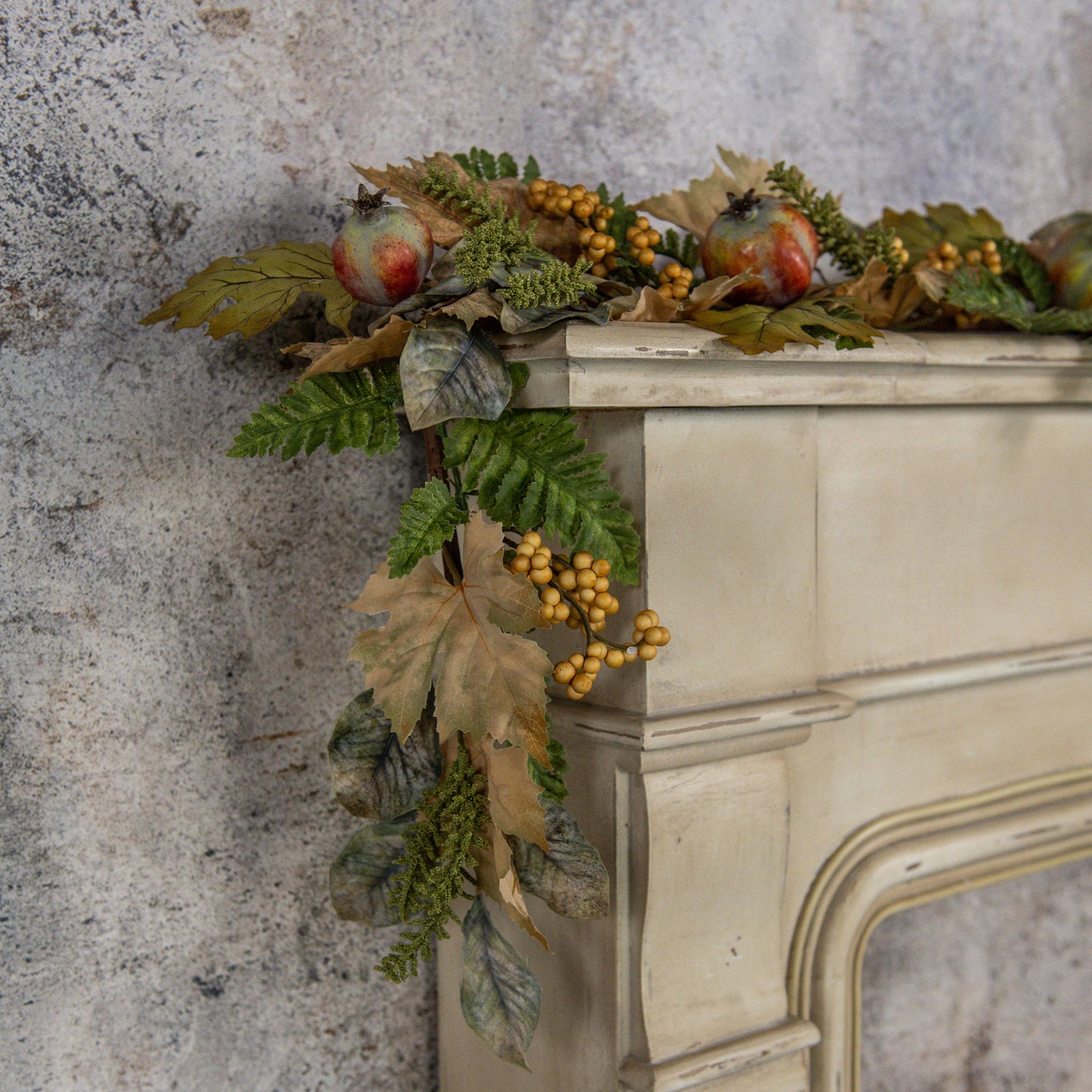 POMEGRANATE & BEIGE BERRY GARLAND