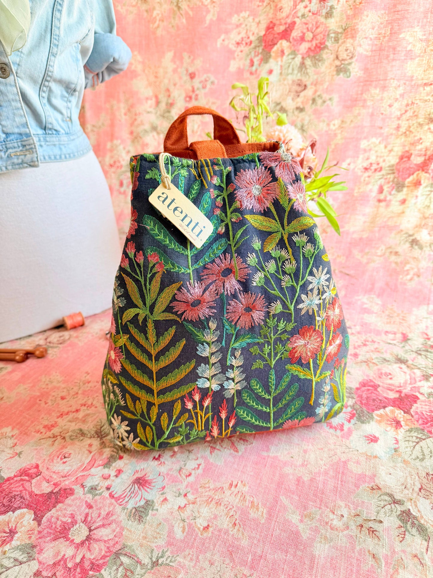 Meadow Backsac: Convertible Backpack, Stylish & Versatile Craft Companion