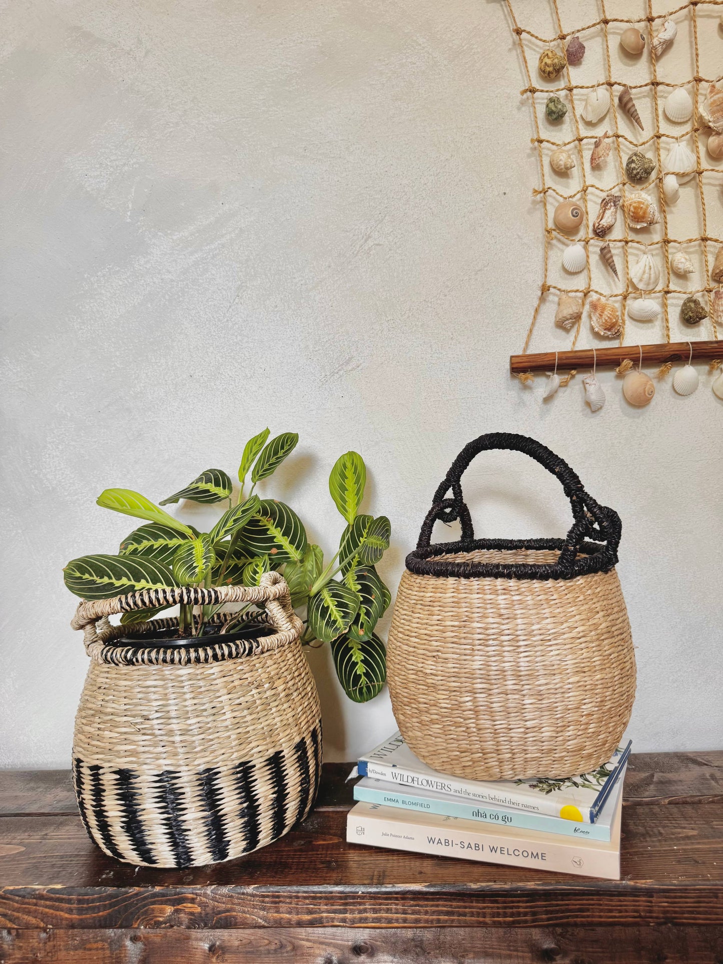 Round Seagrass Basket with Handle