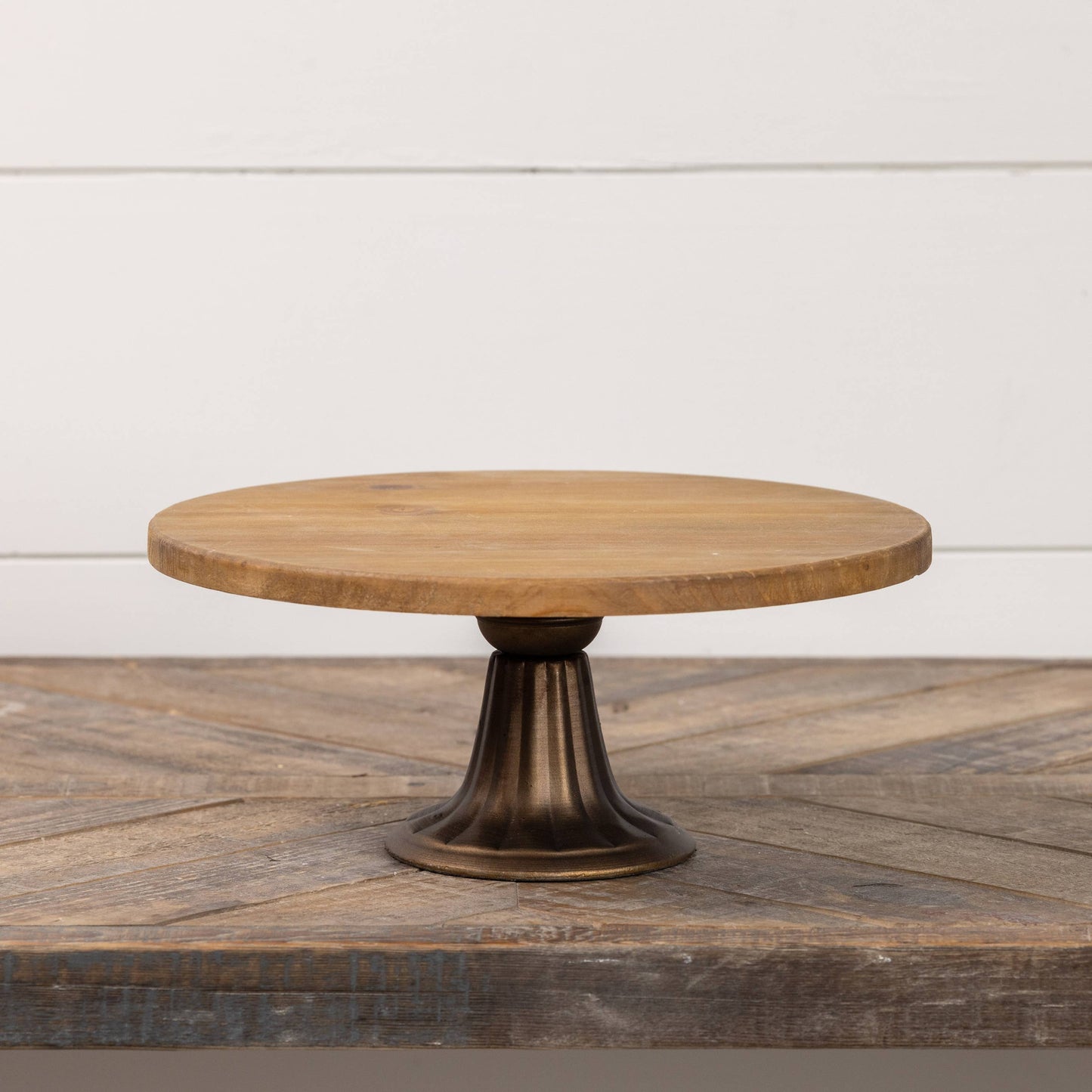 FLARED PEDESTAL