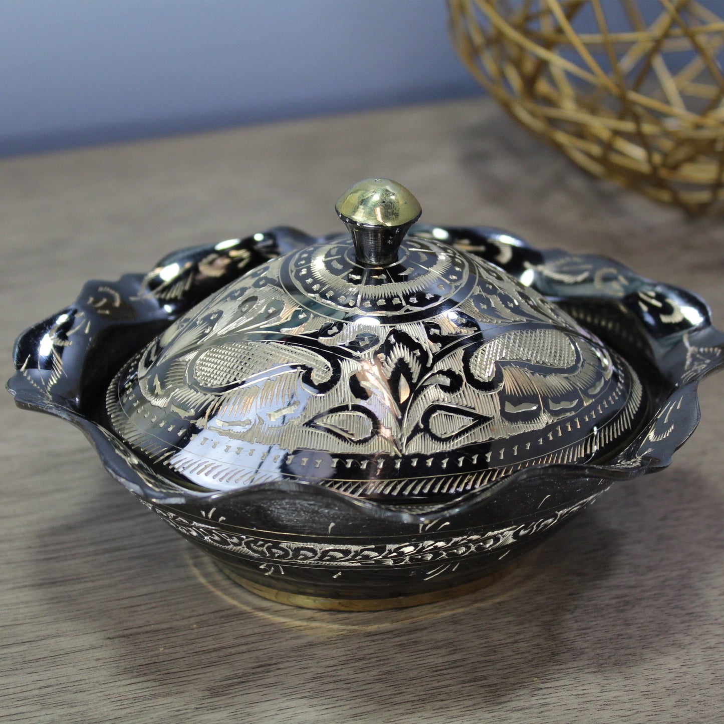 Decorative Black/Gold Brass Pot Oval Bowl with Lid